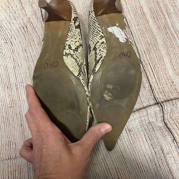 Enzo Angiolini snakeskin, print cream brown heeled pointy toe shoes size 7.5 - Picture 3 of 8